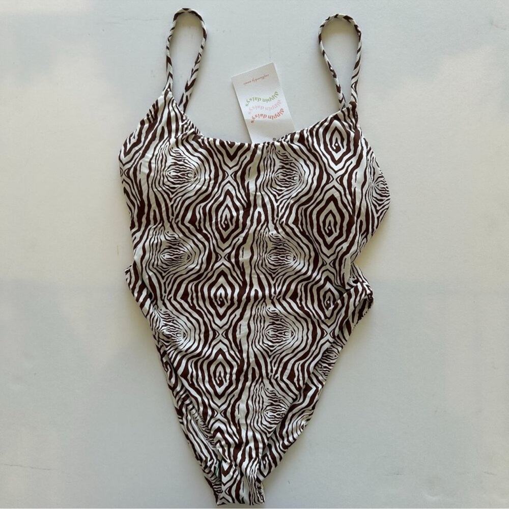 Dippin’ Daisy’s Crystal One Piece